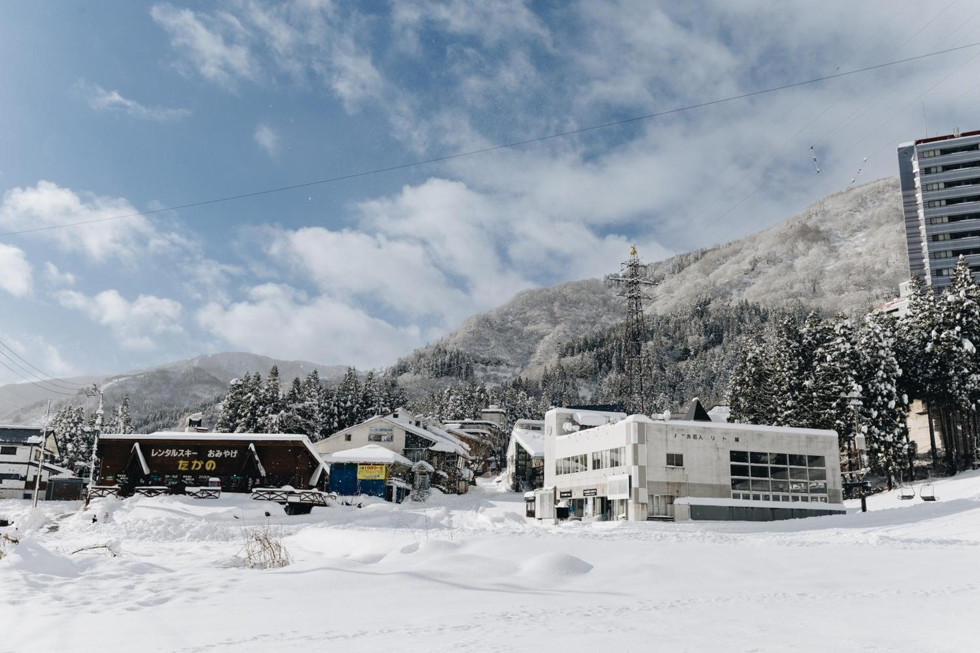 Hotel Justice - Ski In Ski Out Seki  Bagian luar foto